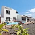 Villa Montana Roja