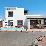Montana Roja Villa