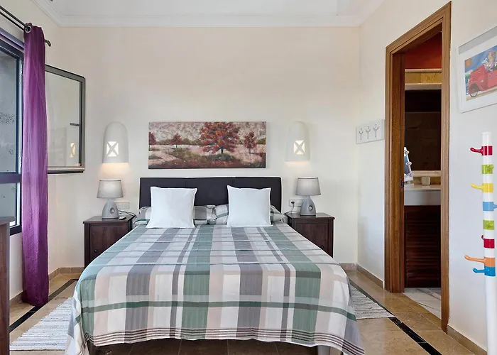 Montana Roja Villa *