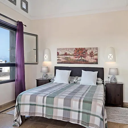 Montana Roja Playa Blanca (Lanzarote)